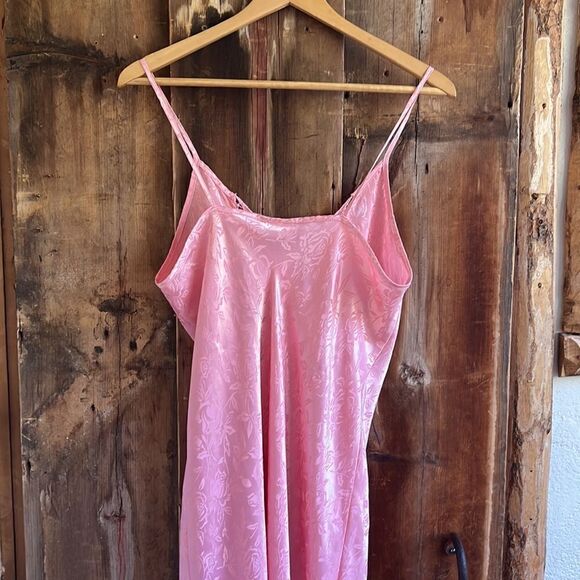 Women's Vintage Satin Dress teddy pink Size Medium Floral Lace V Neck - Picture 4 of 4